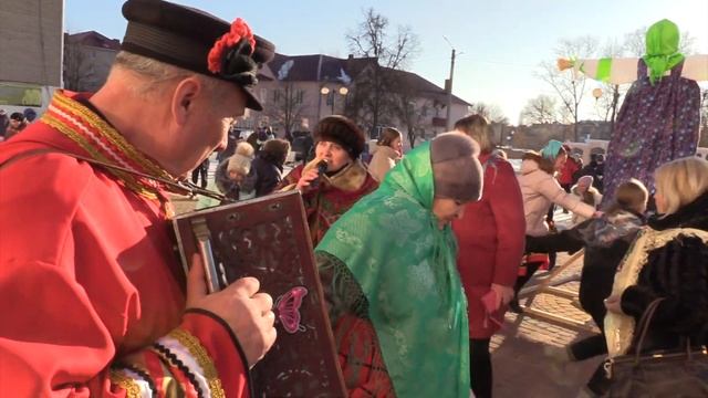 Смешные частушки на Масленицу под гармони поют неугомонные частушечницы смотреть онлайн