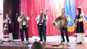 Коломийки троїста музика від запальних музикантів