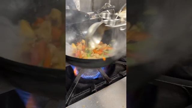 Would you like to try some Stir Fry Ginger Pork 🐷🫚 🤍#foodie #food #thaifood смотреть онлайн