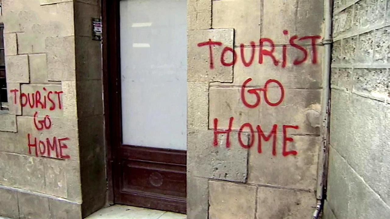 В Испании новые акции протеста против массового туризма, охватившие уже несколько регионов