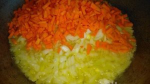 Запеченная килька в масле с морковью и луком в духовке