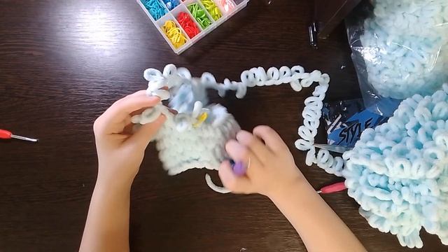 Вяжем шапочку для питомца из Ализе Пуффи Файн. Подробный МК. смотреть онлайн