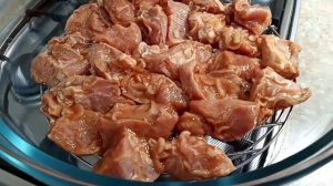 Шашлык из свиного окорока. В готовом маринаде из магазина.