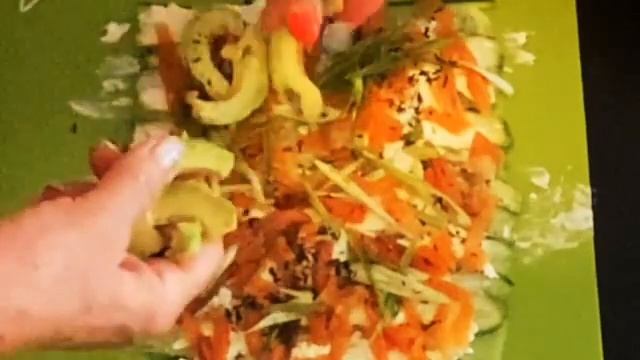 SUSHI no RICE~roll~salmon~AVOCADO~Healthy Food~delicious~СУШИ БЕЗ РИСА~ЗДОРОВАЯ ЕДА~ВКУСНЯШКА~ смотреть онлайн