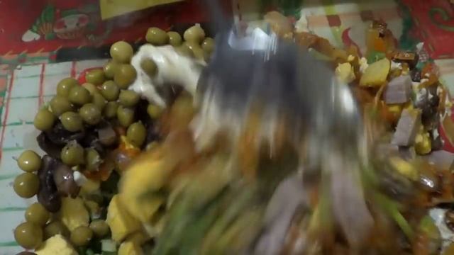 Новогодний салат "Петушок". Мясной салат на Праздничный стол смотреть онлайн