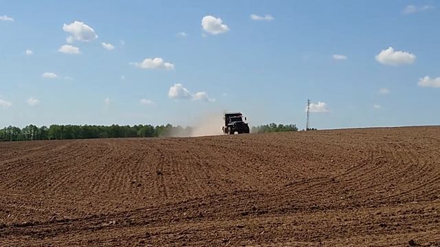 Разбрасывание селитры аммиачной 34,4. смотреть онлайн