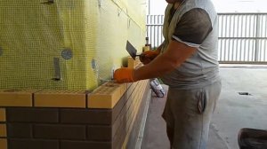 как выложить угол из кирпича