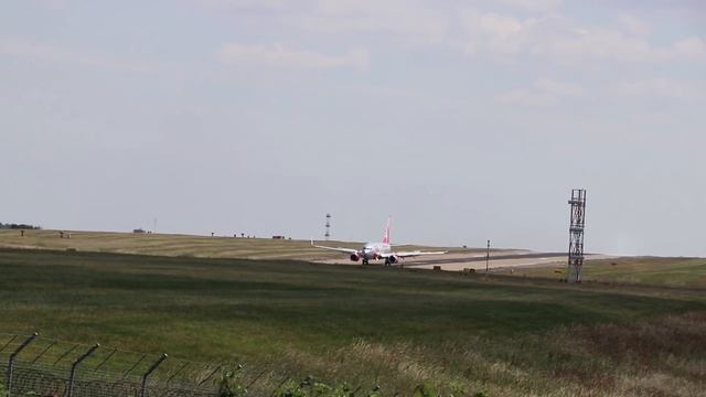 THE SASS IZ BACK! - REUNITED AT THE AIRPORT! смотреть онлайн