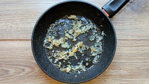 Мексиканская смесь с курицей на сковороде