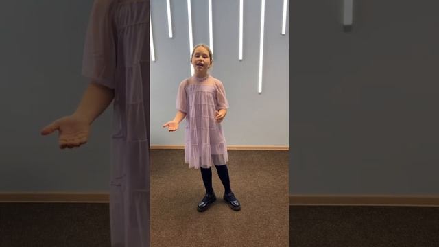 Муз.Т. Хренников, сл. А. Гладкова "Колыбельная Светланы" (2.55 мин.) смотреть онлайн