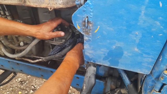 Замена Фильтра грубой очистки топлива универсальный трактора Т40. быстро и красиво смотреть онлайн