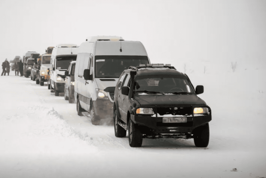 На регионы России обрушились мощные снегопады