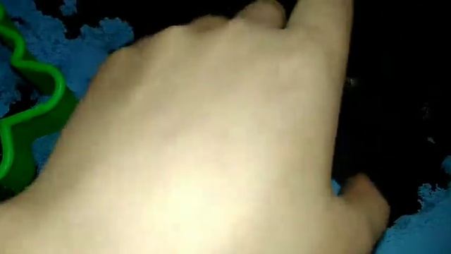 Лепка из кинетического песка. Попробуй не залипни челлендж.??? смотреть онлайн