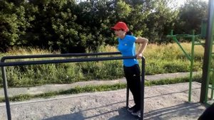 КАК НАУЧИТЬСЯ ПОДТЯГИВАТЬСЯ И ОТЖИМАТЬСЯ ОТ БРУСЬЕВ. ОТЖИМАНИЯ ОТ ПОЛА С ХЛОПКОМ