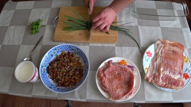 мясные рулетики с грибами в духовке. смотреть онлайн