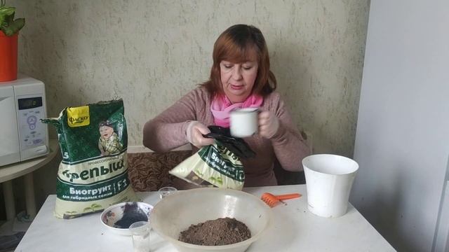 Готовим универсальный  грунт своими руками для рассады томатов,перца и баклажан