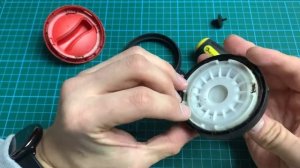 Замена шнурка крышки горловины бака на примере Mercedes W212. Дешево и сердито