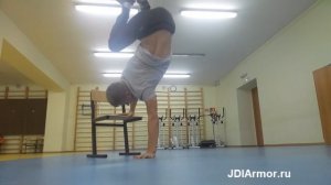 Hand hops tutorial (как научится прыгать на руке)