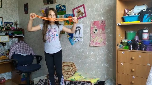 Упражнения с гимнастической скакалкой/Exercises with a gymnastic rope. смотреть онлайн