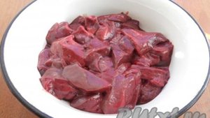 Жареная говяжья печень с подливкой