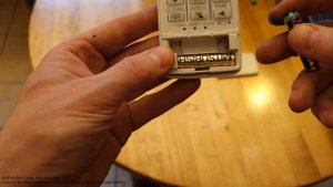 How to replace battery remote control air conditioner