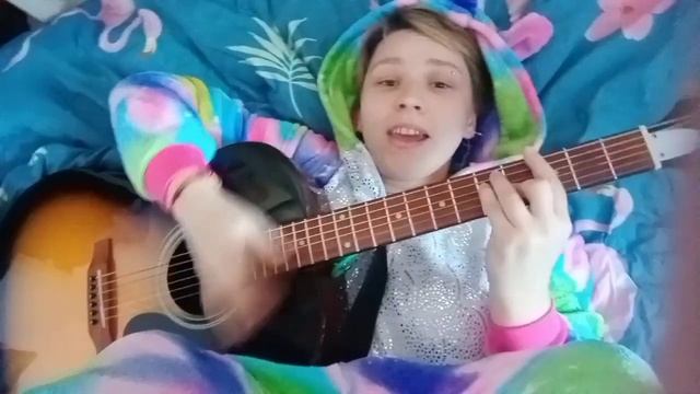 Ногами камеру держу. Написала новую песню. смотреть онлайн