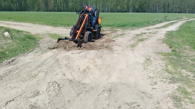 Самодельный мини погрузчик.