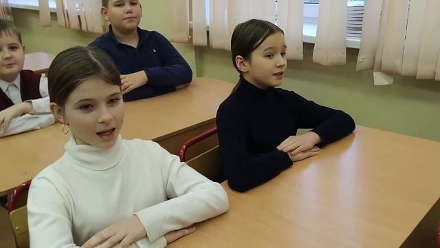 5-В исполняет Гимн Москвы #СПеснейкПобеде