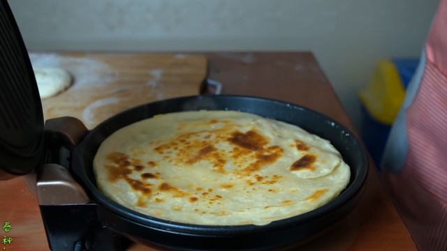 【农家的小勇】梦梦想吃砂锅麻辣烫，小勇做一大锅，再烙两张鸡蛋饼，孩子们吃的美滋滋 смотреть онлайн