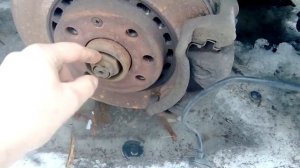 Как открутить прикипевшую гайку ступицы