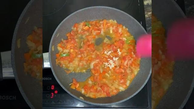 Турецкий омлет Менемен смотреть онлайн