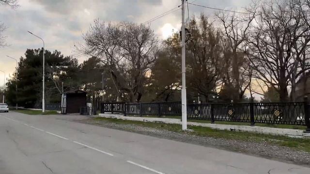 Проник на закрытую территорию!Ради тренировки!Спортивная площадка 80х-90х! смотреть онлайн