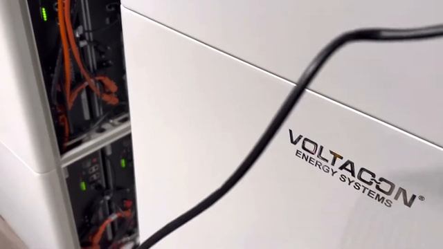 How to couple two lithium battery banks Pylontech US3000/US5000 to DC Lynx Distributor смотреть онлайн