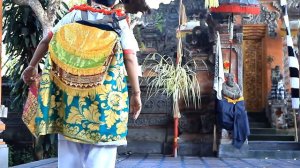 Bali Barong Dance. Балийский танец Баронг