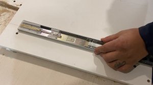 Как установить направляющие с доводчиком на стенку шкафа?