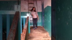 Девочка 14 лет классно танцует.