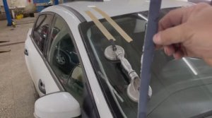 БРАКОДЕЛЫ. Лобовое стекло ФОРД ФОКУС 3.  ЧТО ПОД ЛАКОМ. Саня Мак.