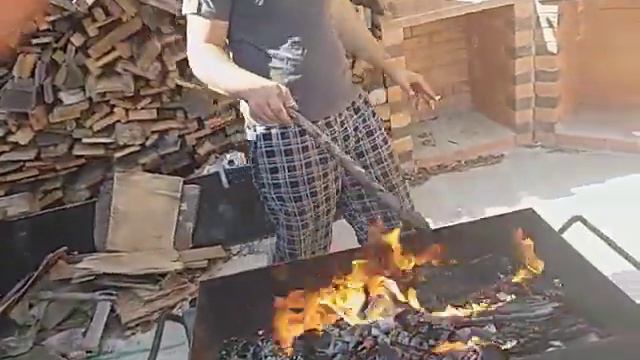 Отдых на даче жарим шашлыки смотреть онлайн