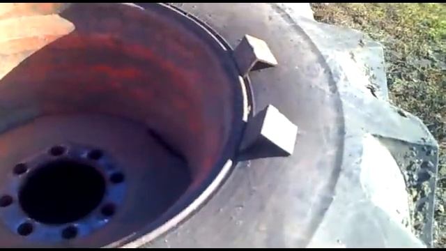 Как снять и разобрать переднее колесо комбайна Дон 1500 смотреть онлайн