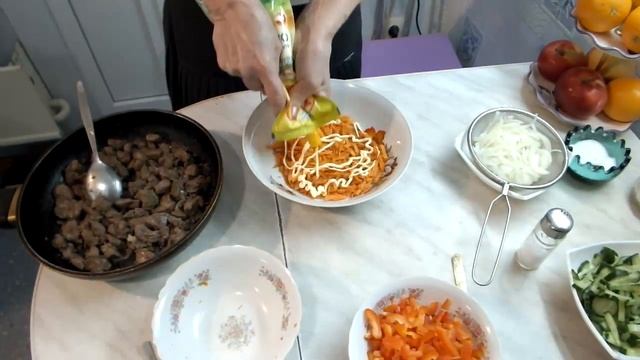 Салат из печени со свежими овощами.Еще легче,вкусней,полезней. смотреть онлайн