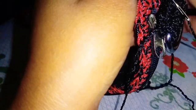 Bolsa de crochê com CDs e lacres de latinha / Parte Final (montagem e finalização) смотреть онлайн