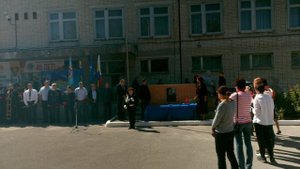 Открытии памятника и памятной доски выпускнику 2020 года Никитину Павлу.