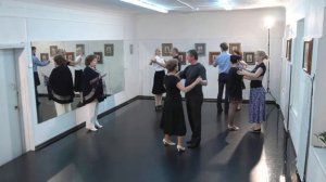 Вальс миньон в кругу