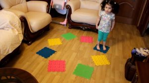 МАССАЖНЫЙ КОВРИК для детей! Занимаемся вместе!!