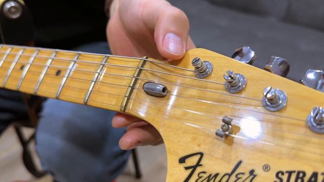 잉베이 시그니쳐 기타 내돈내산 10년 사용 리뷰... [Fender Yngwie Malmsteen Signature Guitar Review] смотреть онлайн