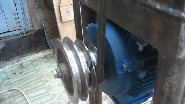 Токарный станок по дереву с мощным двигателем. смотреть онлайн