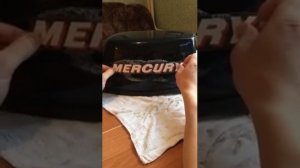 Наклейки на лодочный мотор устойчивы к бензину