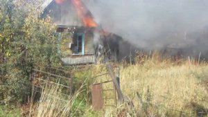 ПОЖАР В ДЕРЕВЯННОМ ДОМЕ пгт КИРОВСКИЙ Кировского Приморского 12 октября ул Украинская 1В 2020 год.