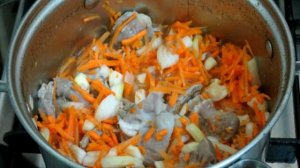 Куриные желудочки тушёные со сливками