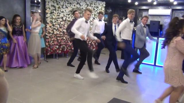 клип Выпускной 11 класс 12 школа 2019 смотреть онлайн